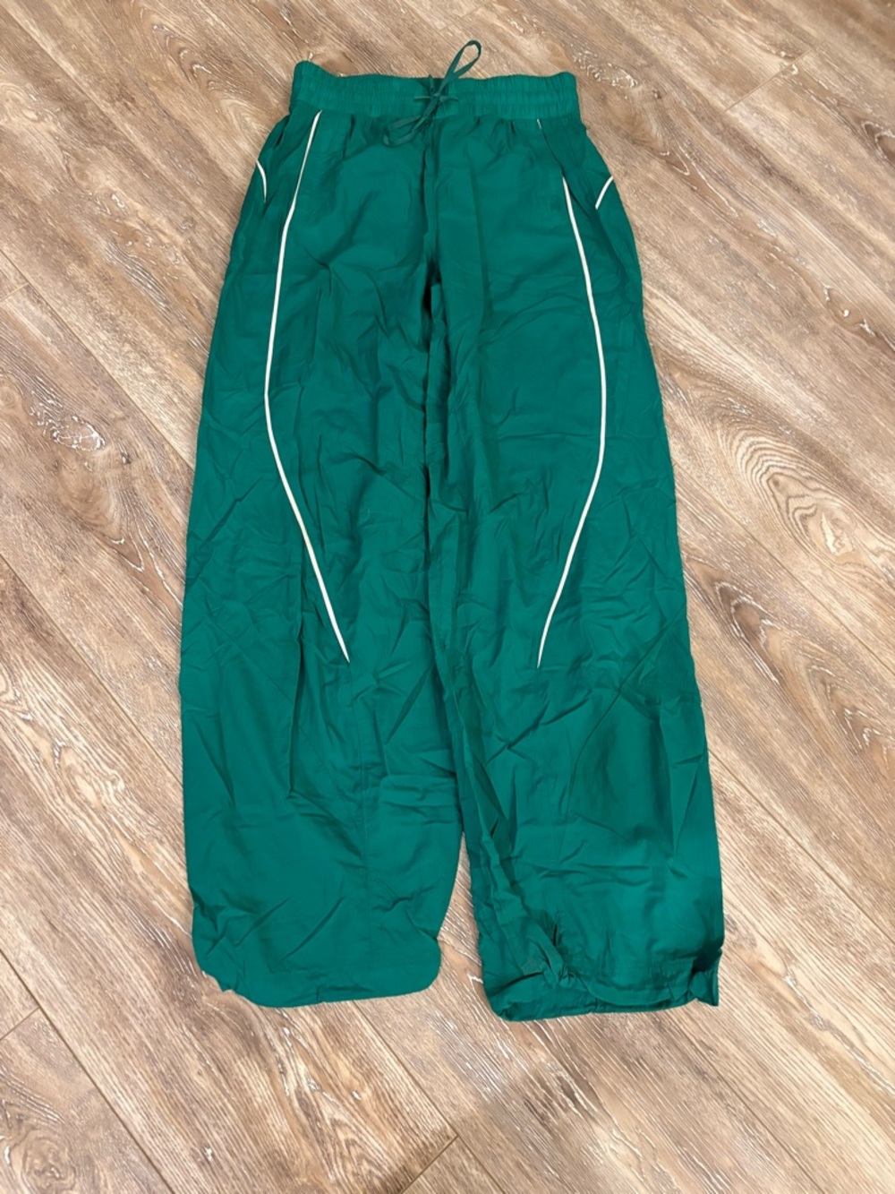 lululemon athletica Green Wide-Leg Track Pants with White Piping size 4